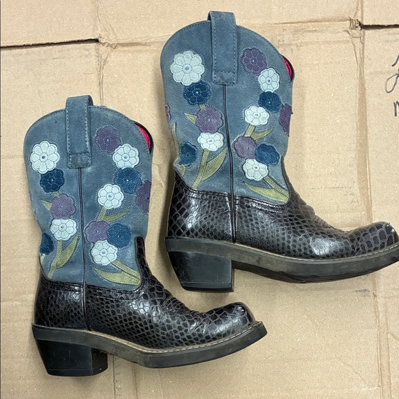 Boots by Ariat - Picture 1 of 4